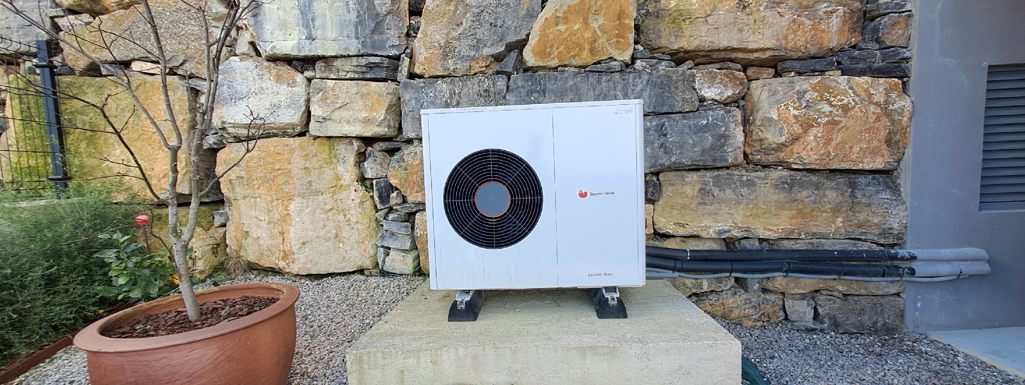 Instalación de aerotermia en una casa de Villaviciosa, Asturias.